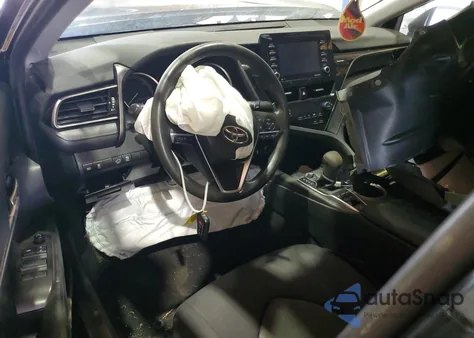 2021 Toyota Camry Le z USA, uszkodzony, nr VIN 4T1C31AK7MU547853